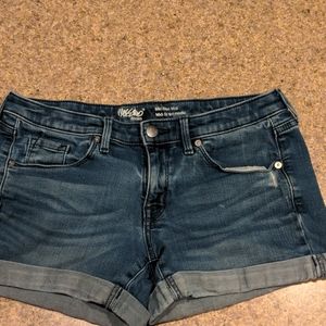 Mossimo mid rise midi jean shorts. Size 4/27